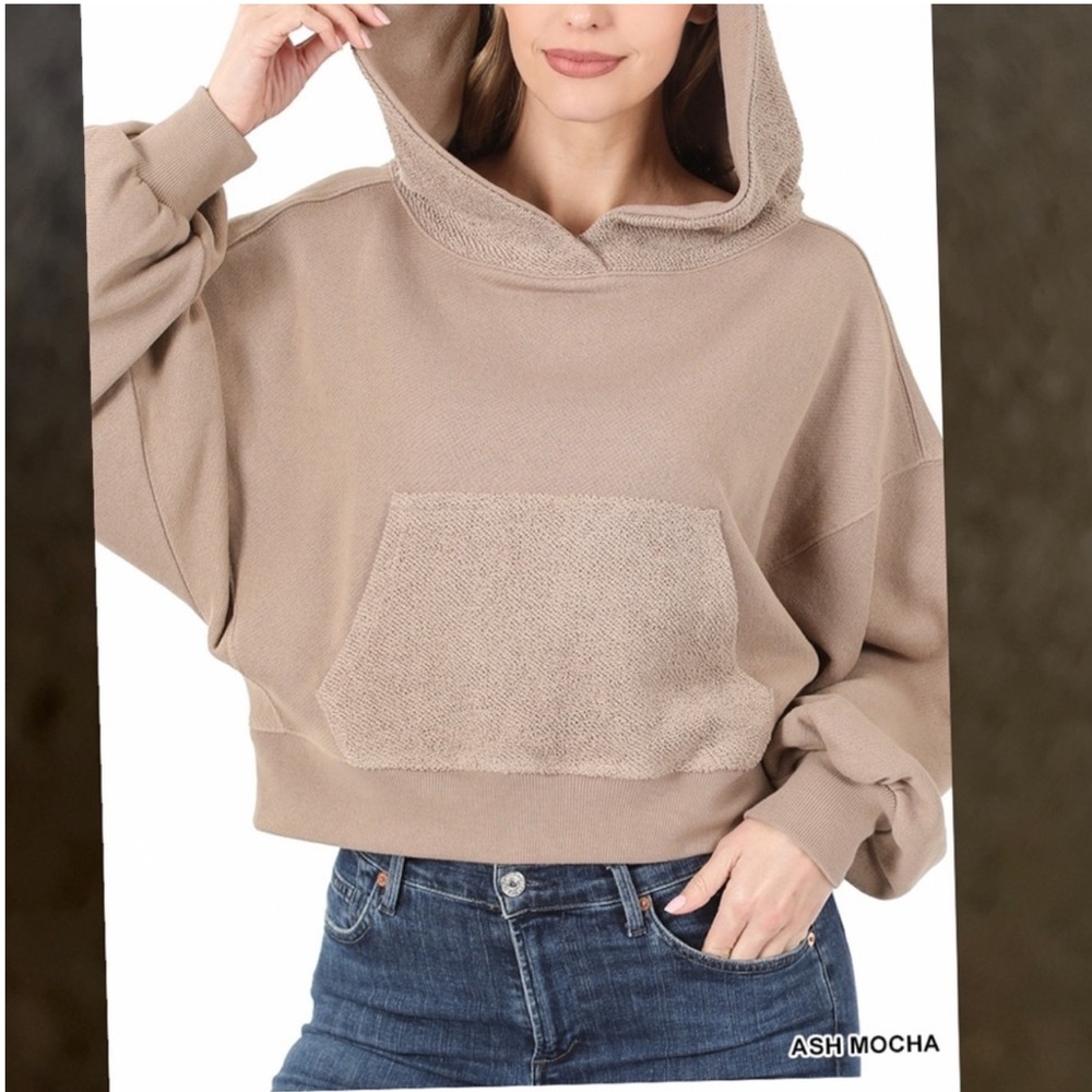 💝Boutique~☁️Cropped/Hooded Sweatshirt☁️ - Picture 3 of 5